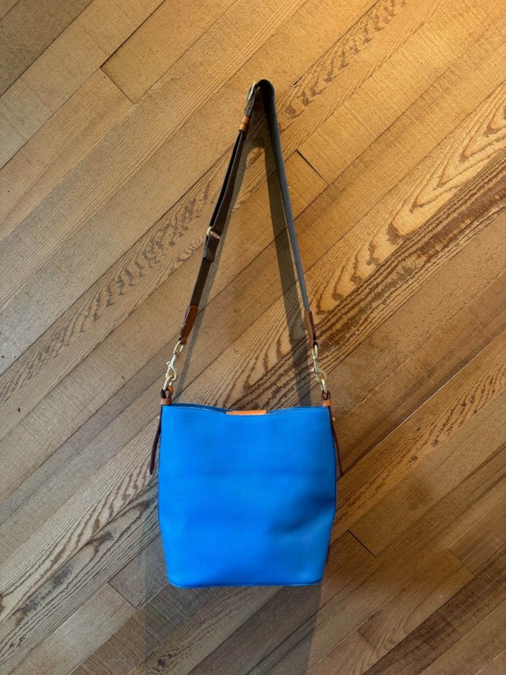 Dooney & Bourke Raleigh Roxy Shoulder Bag - Picture 7 of 8